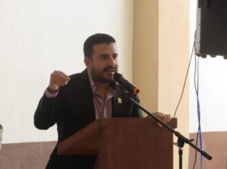 Darán créditos a maestros estatales en Ciudad Cuauhtémoc