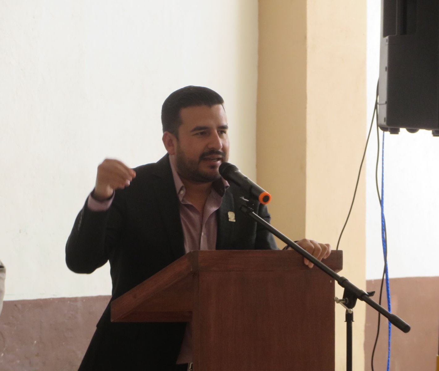 Darán créditos a maestros estatales en Ciudad Cuauhtémoc
