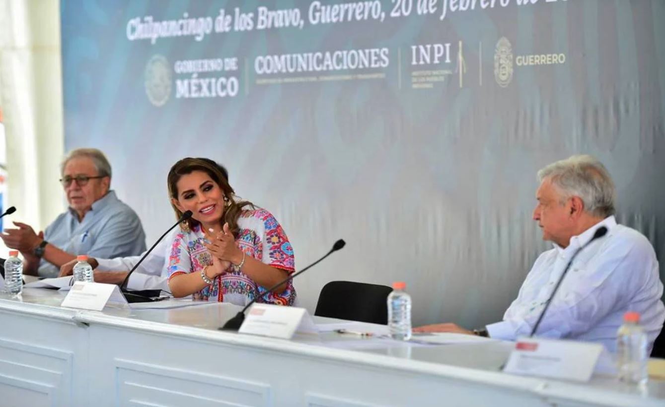 AMLO pone en marcha programa para construcción de caminos rurales en Guerrero