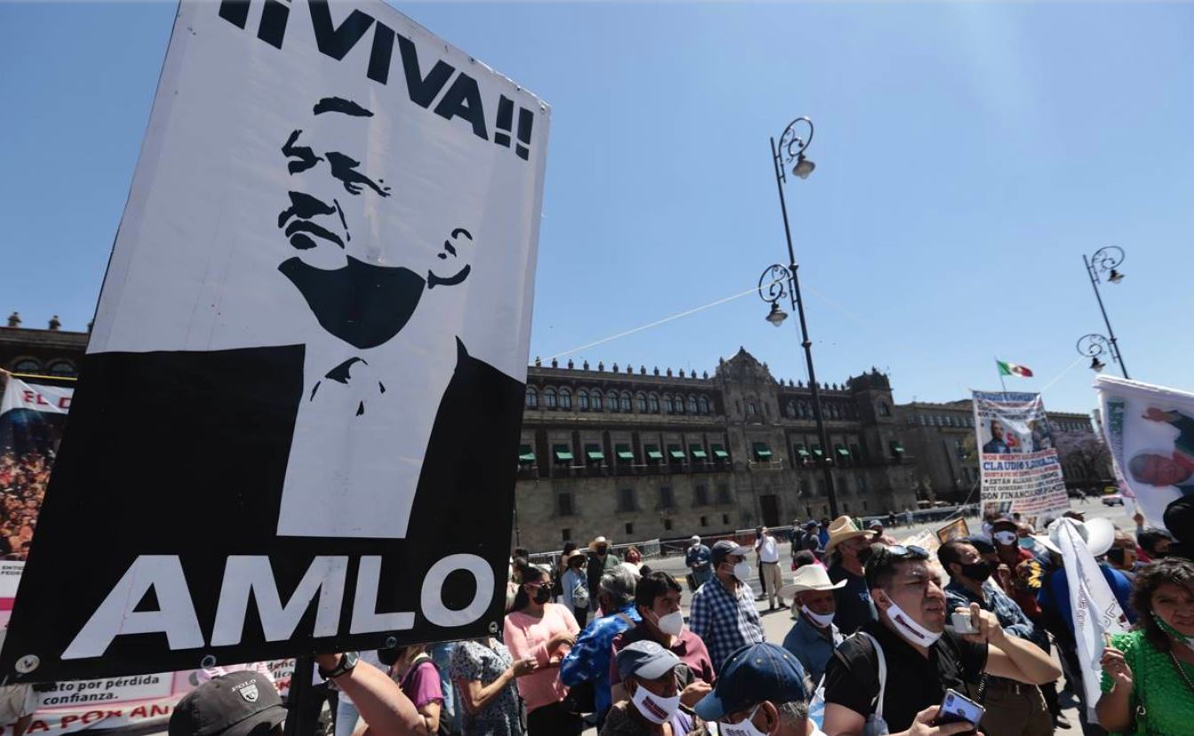 Aprobación de AMLO se mantiene estable