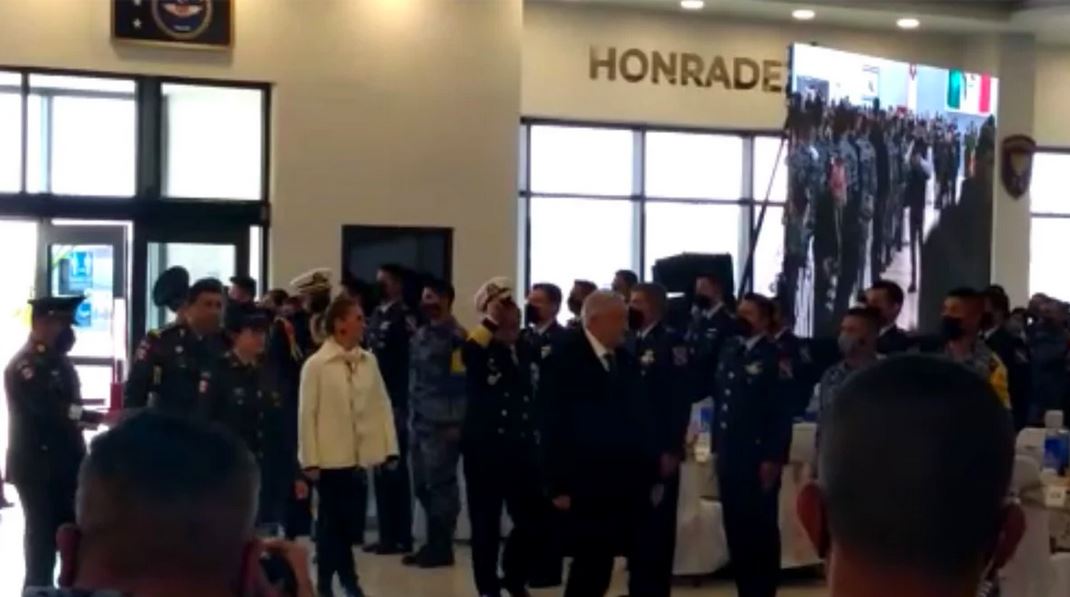 AMLO encabeza evento militar sin la presencia de los secretarios de Defensa y Marina