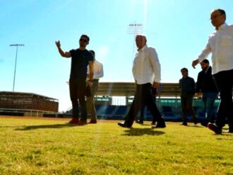 Como Residente, cantante de Calle 13, mi sueño era ser beisbolista: AMLO