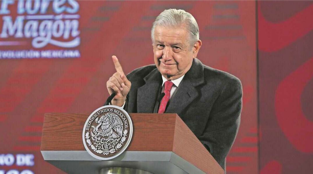 Admite AMLO que su hijo trabaja en empresa vinculada a supervisor del Tren Maya