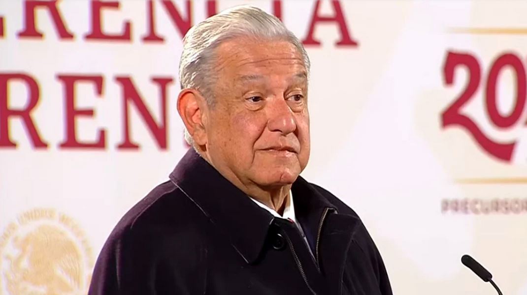 Pide AMLO a Loret de Mola transparentar sus ingresos