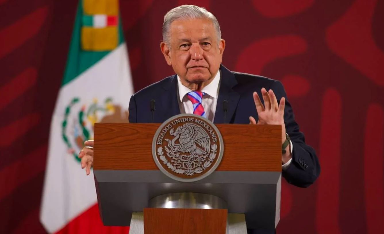 Por ética Carlos Loret, López-Dóriga y Carmen Aristegui deberían decir cuánto ganan: AMLO
