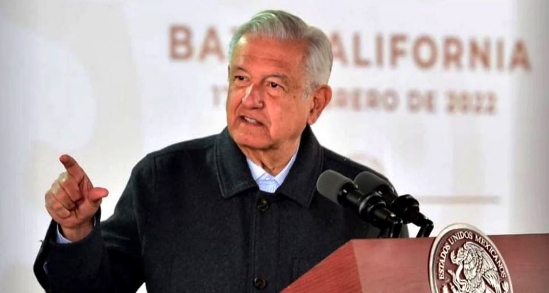 Tras negativa del Inai, AMLO pide a Loret de Mola autorización para dar a conocer pruebas de sus ingresos