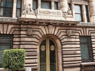 Banxico dará financiamiento para estudios de posgrado hasta por 400 mil pesos; así puedes solicitarlo