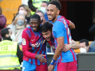 Barcelona aplasta al Valencia y Aubameyang se estrena como goleador