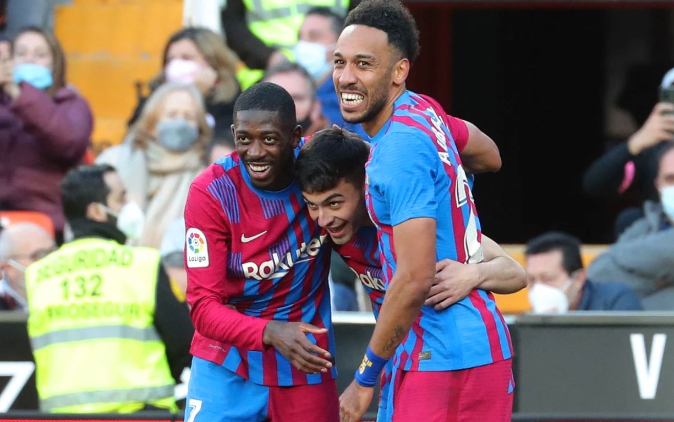 Barcelona aplasta al Valencia y Aubameyang se estrena como goleador