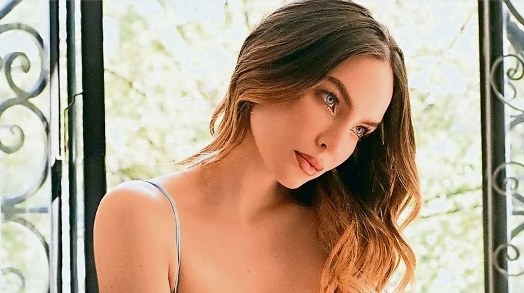 Belinda calla sobre truene con Nodal; su mamá sale al quite