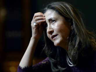 Ingrid Betancourt desata polémica al hablar de mujeres «que se hacen violar»