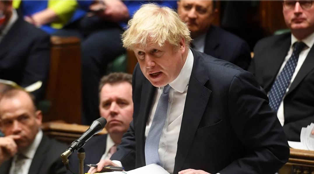 Difunden nueva fotografía de Boris Johnson en otro evento social bajo restricciones antiCovid