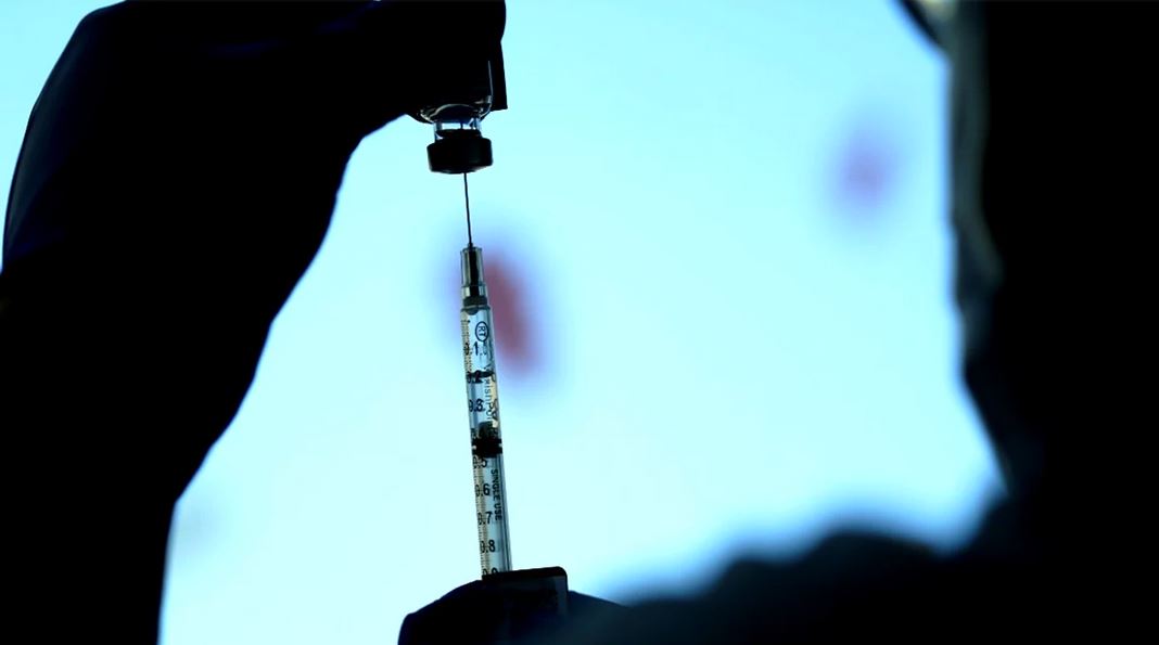 Covid-19: diseñan vacuna que posiblemente combatirá a todas las variantes