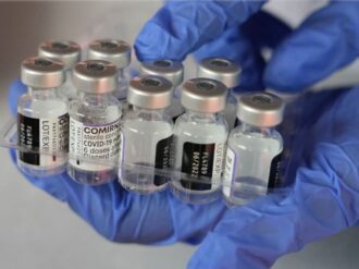 ¿Las vacunas de Pfizer son peligrosas?, FDA dice que cumplen con las normas de seguridad