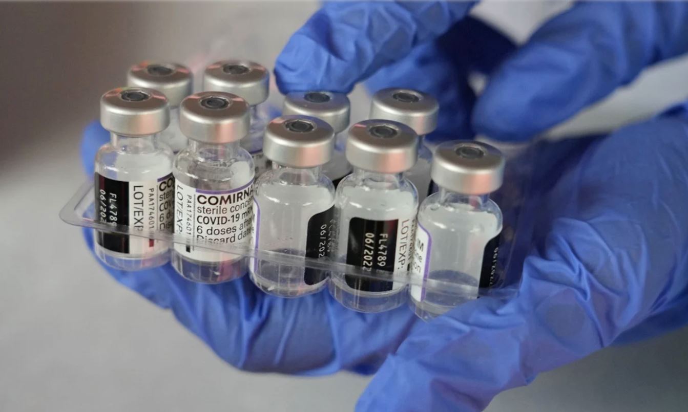 ¿Las vacunas de Pfizer son peligrosas?, FDA dice que cumplen con las normas de seguridad