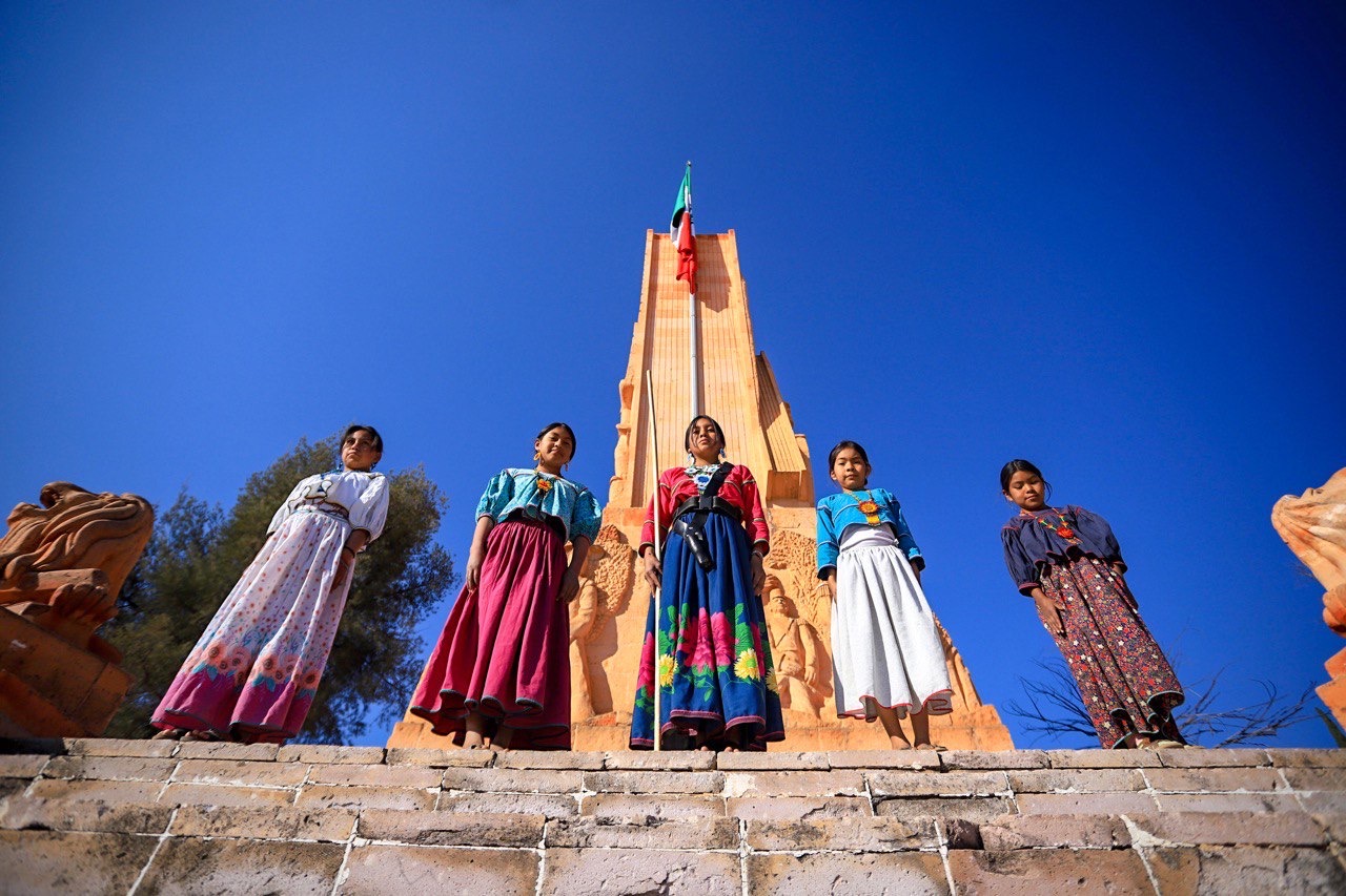 Realizan concurso de escolta de bandera
