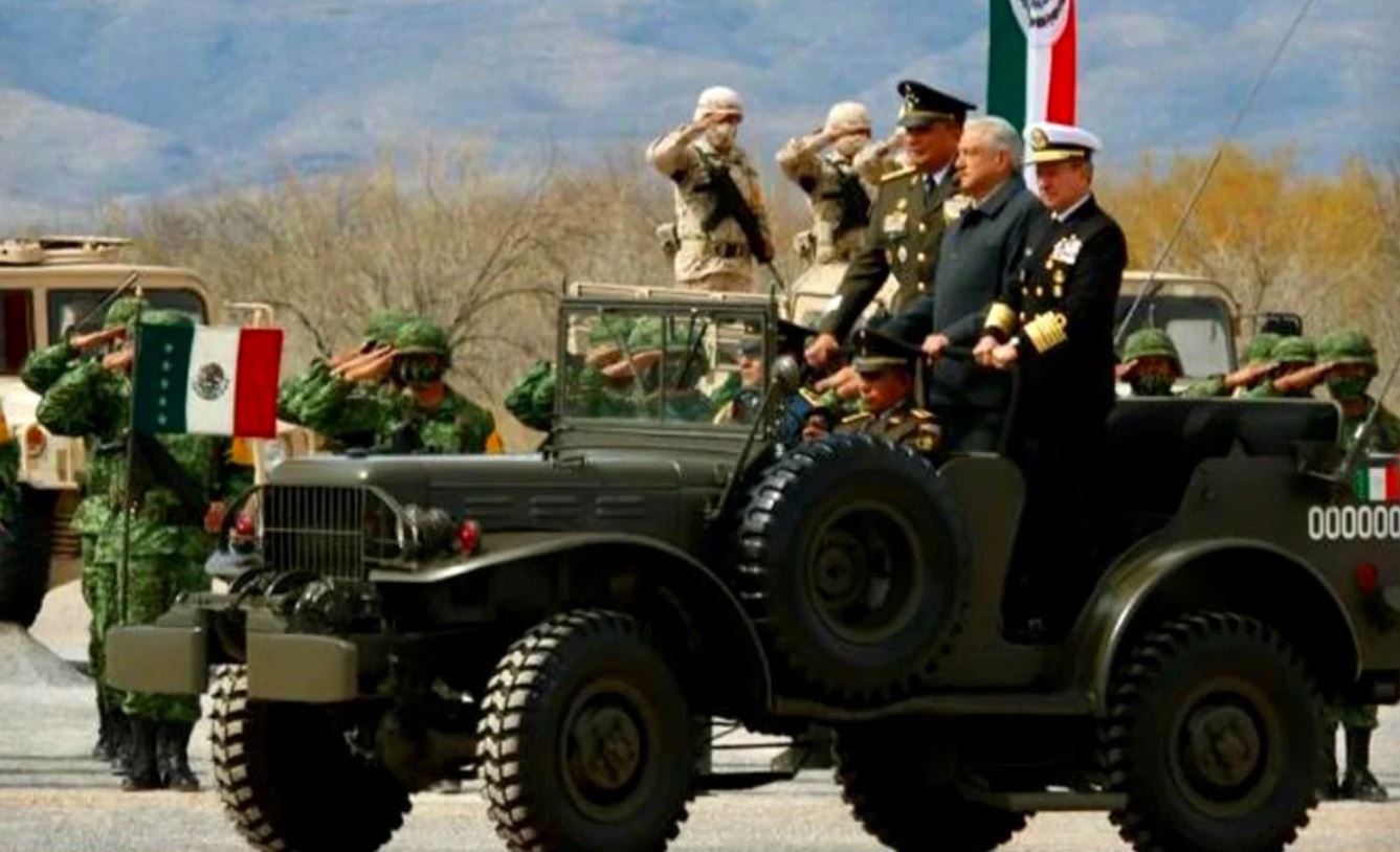 Estrategia golpista de medios «mercenarios» no ha hecho mella: AMLO en Día del Ejército