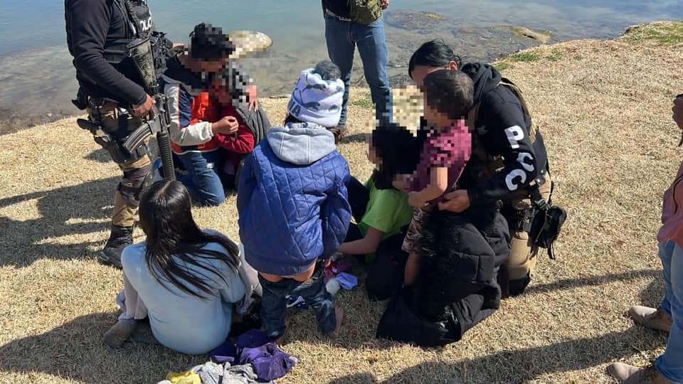 A punto de ahogarse, seis menores hondureños