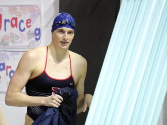 Nadadoras en Estados Unidos piden excluir de competición a la trans Lia Thomas