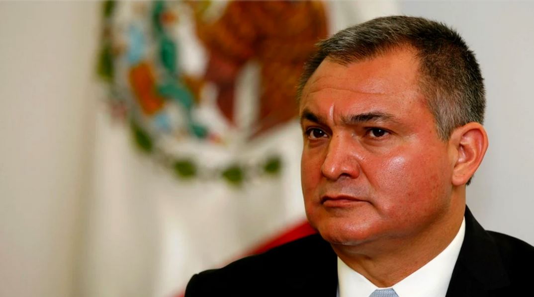 Genaro García Luna tramita amparo contra cualquier orden de aprehensión en su contra