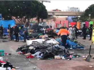 Desalojan a familias migrantes de El Chaparral, Tijuana