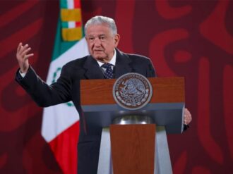 ¡Todos somos Hugo!: AMLO en defensa de López-Gatell