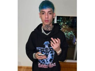 Abuchean a Natanael Cano y hace berrinche en pleno escenario