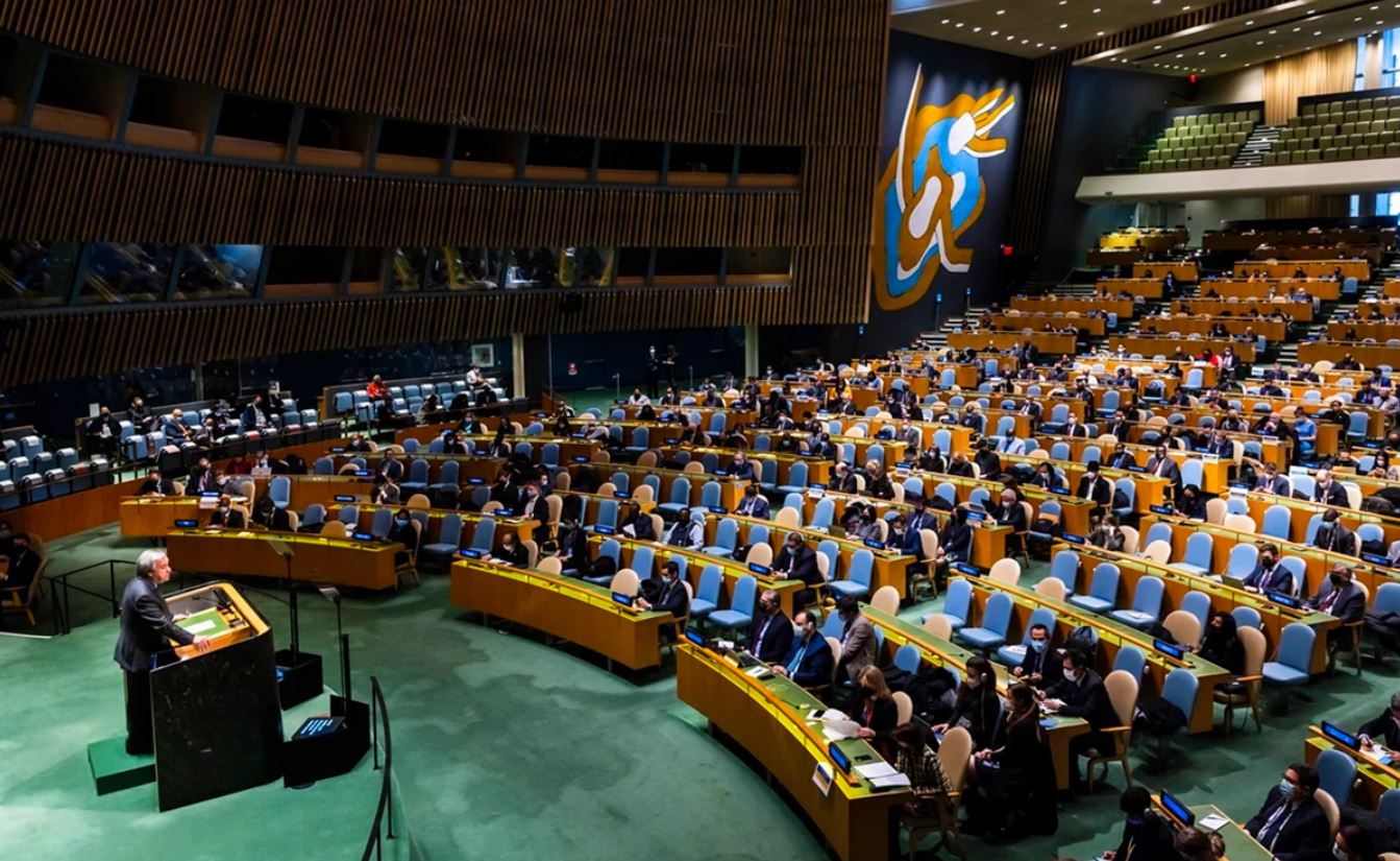 Ucrania y Rusia se enfrentan en la Asamblea General de la ONU por la «locura» de la guerra