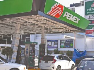 Gobierno da subsidio completo a consumidores de gasolina Magna