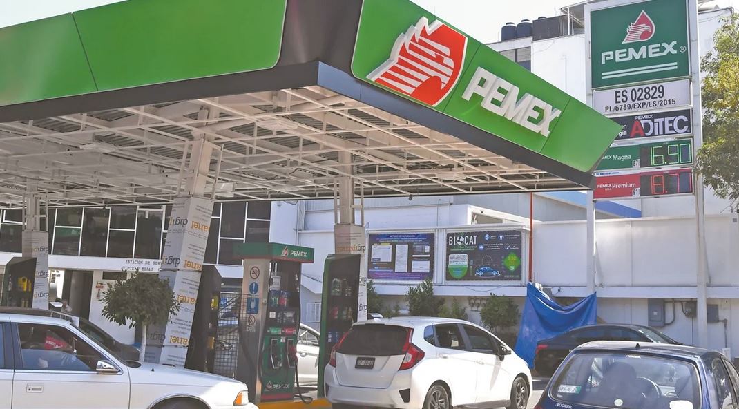 Gobierno da subsidio completo a consumidores de gasolina Magna