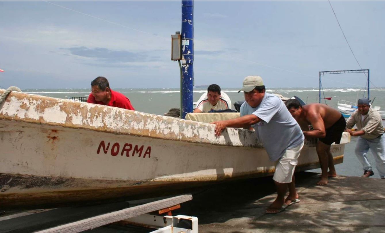¿Por qué EU prohibió la entrada de pescadores mexicanos a puertos en el Golfo de México?