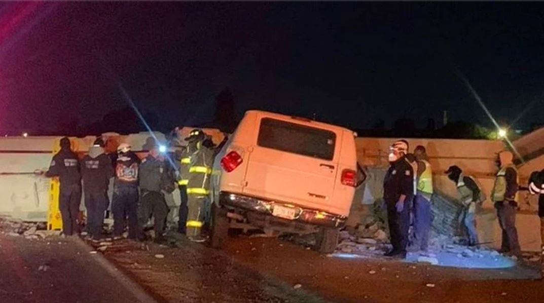 Colapsa puente en la México-Pachuca, a la altura de Tecámac