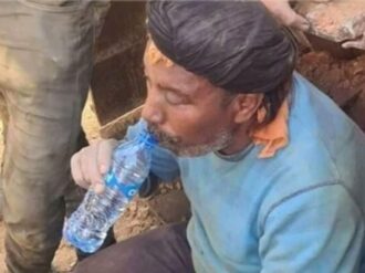Hombre cruza todo Marruecos para intentar salvar a Rayan, menor que cayó a un pozo