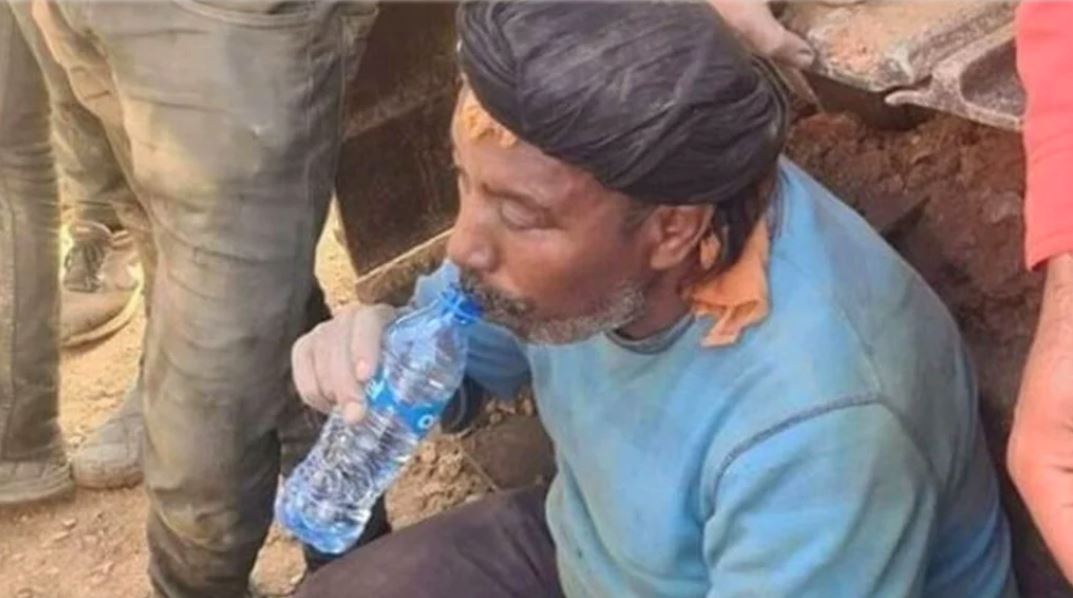 Hombre cruza todo Marruecos para intentar salvar a Rayan, menor que cayó a un pozo