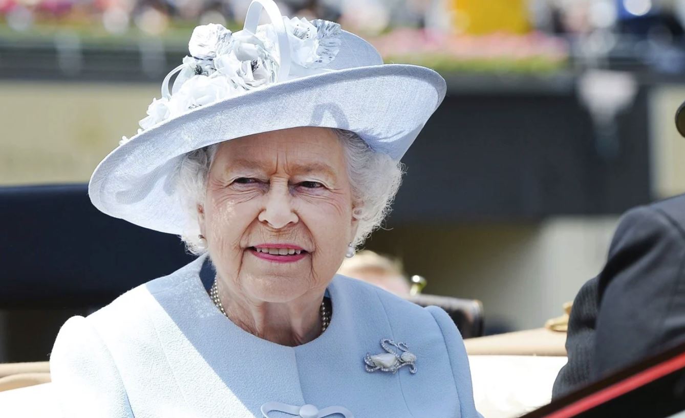La reina Isabel II contrae Covid-19