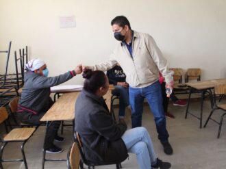 Construyen cerco perimetral en jardín de niños en comunidad Los Ramírez