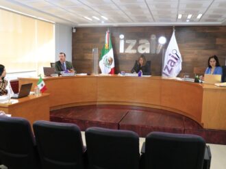 Tribunal Superior de Justicia del Estado entrega sentencias en versión pública a persona privada de la libertad.