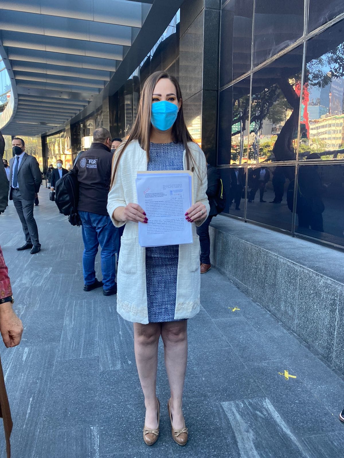 Interpone Noemí Luna denuncia ante FGR para investigar riqueza de José Ramón López Beltrán