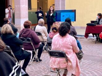 Capacitan autoridades municipales de Zacatecas a asistentes de centros comunitarios en tema COVID-19