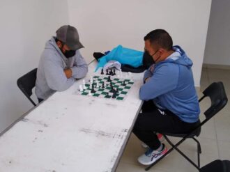 Fomentan la convivencia de generaciones a través del ajedrez