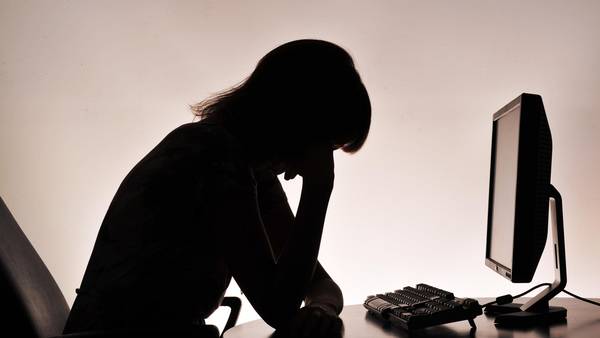 Gobierno publica código de ética que prohíbe abrazos, piropos y regalos en dependencias