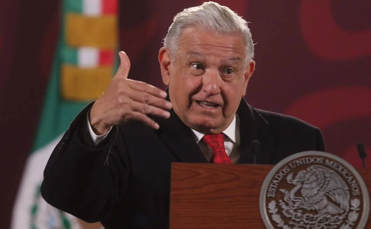 Podría haber infiltrados del crimen organizado en protestas de normalistas de Ayotzinapa: AMLO