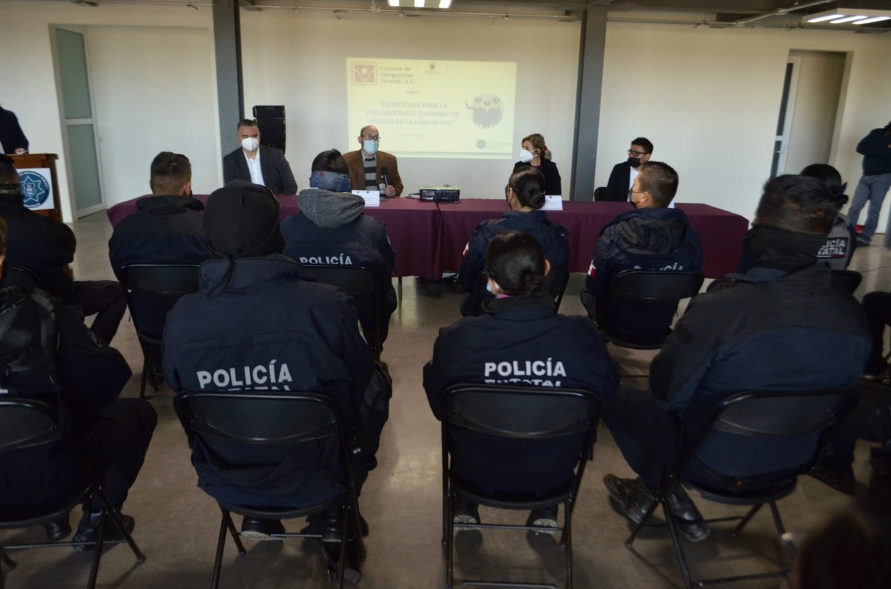 Capacitan a policías contra el consumo de drogas