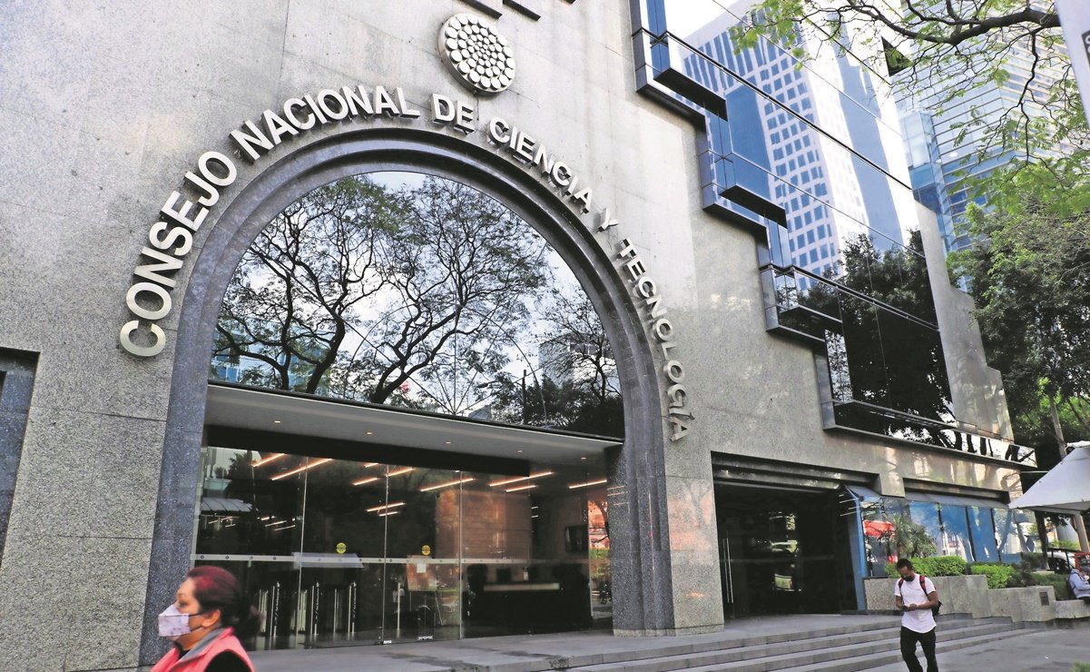 Conacyt no suspenderá becas a embarazadas