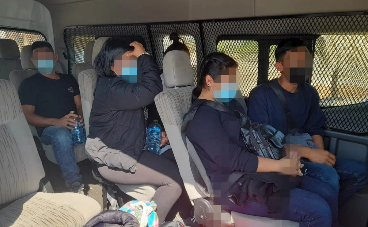 Detienen a presunto funcionario de la Cámara de Diputados que llevaba migrantes irregulares en su automóvil
