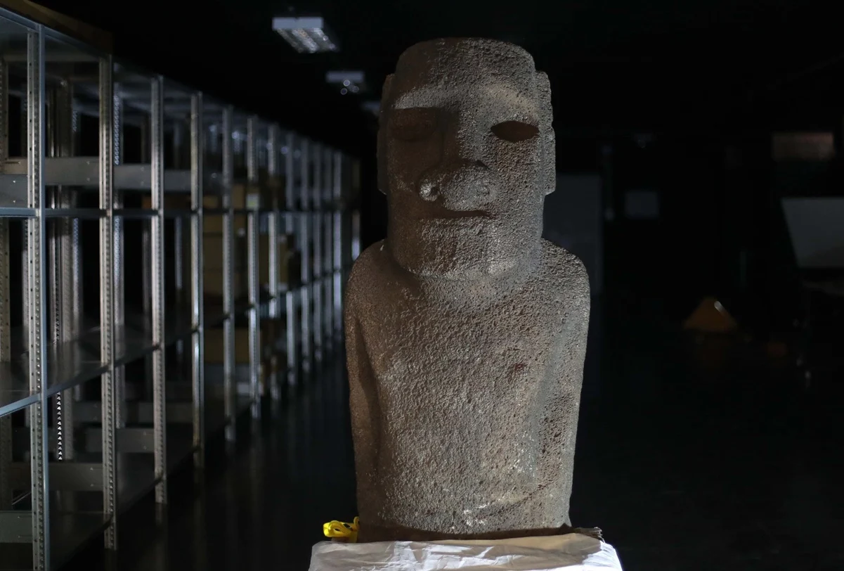 La estatua Moai más antigua regresa a la isla de Pascua tras 152 años