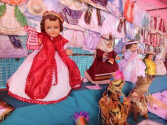 Buscan roponcitos para vestir al Niño Dios