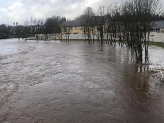 Reino Unido: inundaciones y evacuados en la tercera tormenta en una semana
