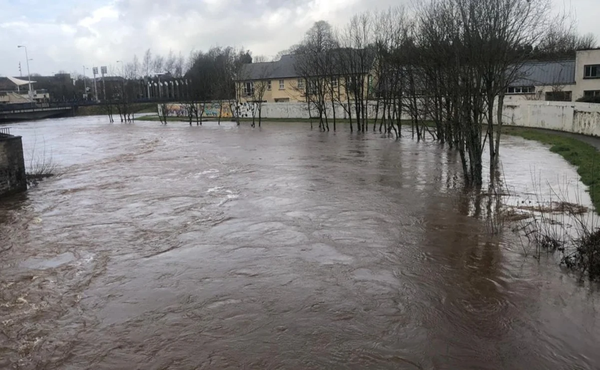Reino Unido: inundaciones y evacuados en la tercera tormenta en una semana