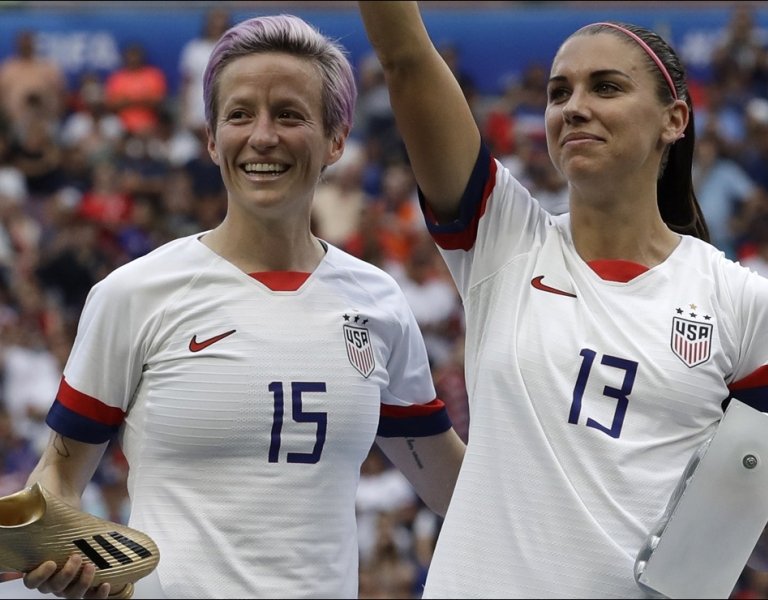 Reciben ya, en EU, el mismo pago hombres y mujeres futbolistas